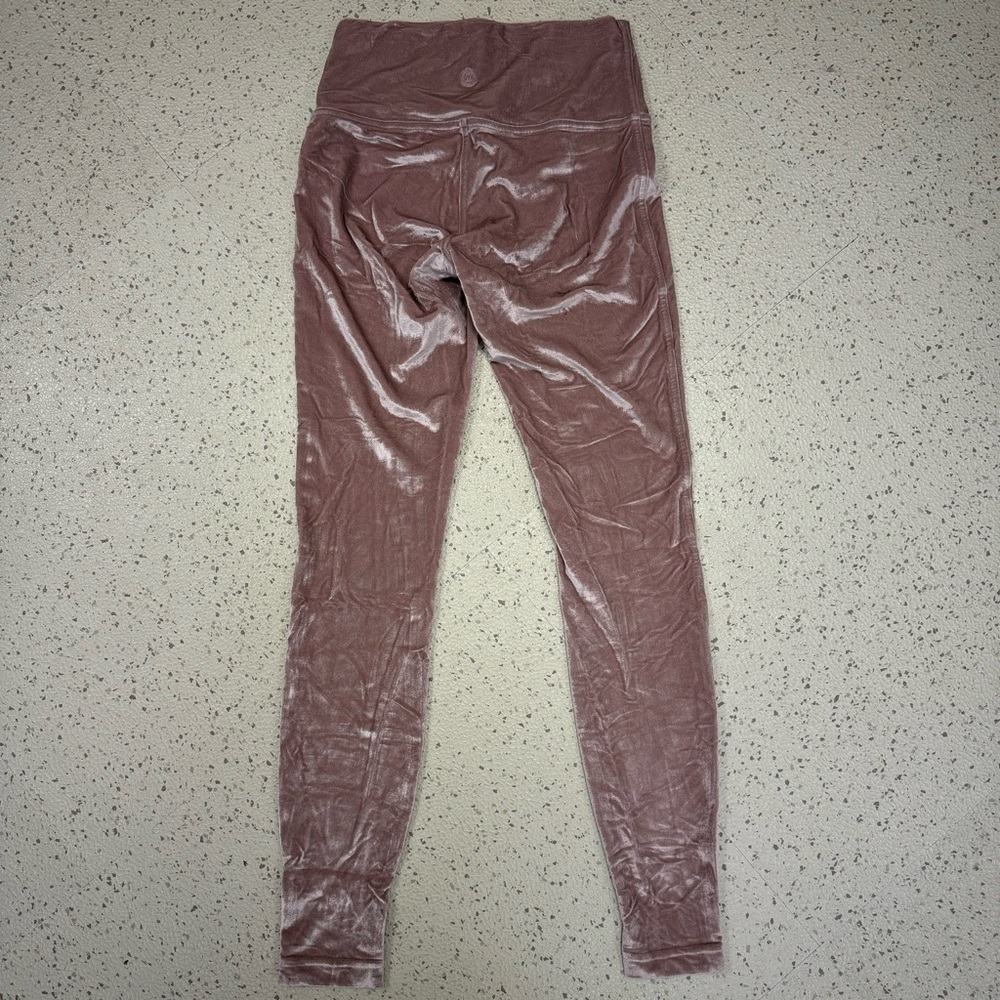 Lululemon Wunder Lounge High-Rise Tight 28" *Velvet
Spanish Oak Size 6 - Picture 4 of 6